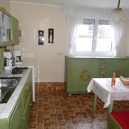 Haus Holzheimer Mit Blick Auf Rhoen *